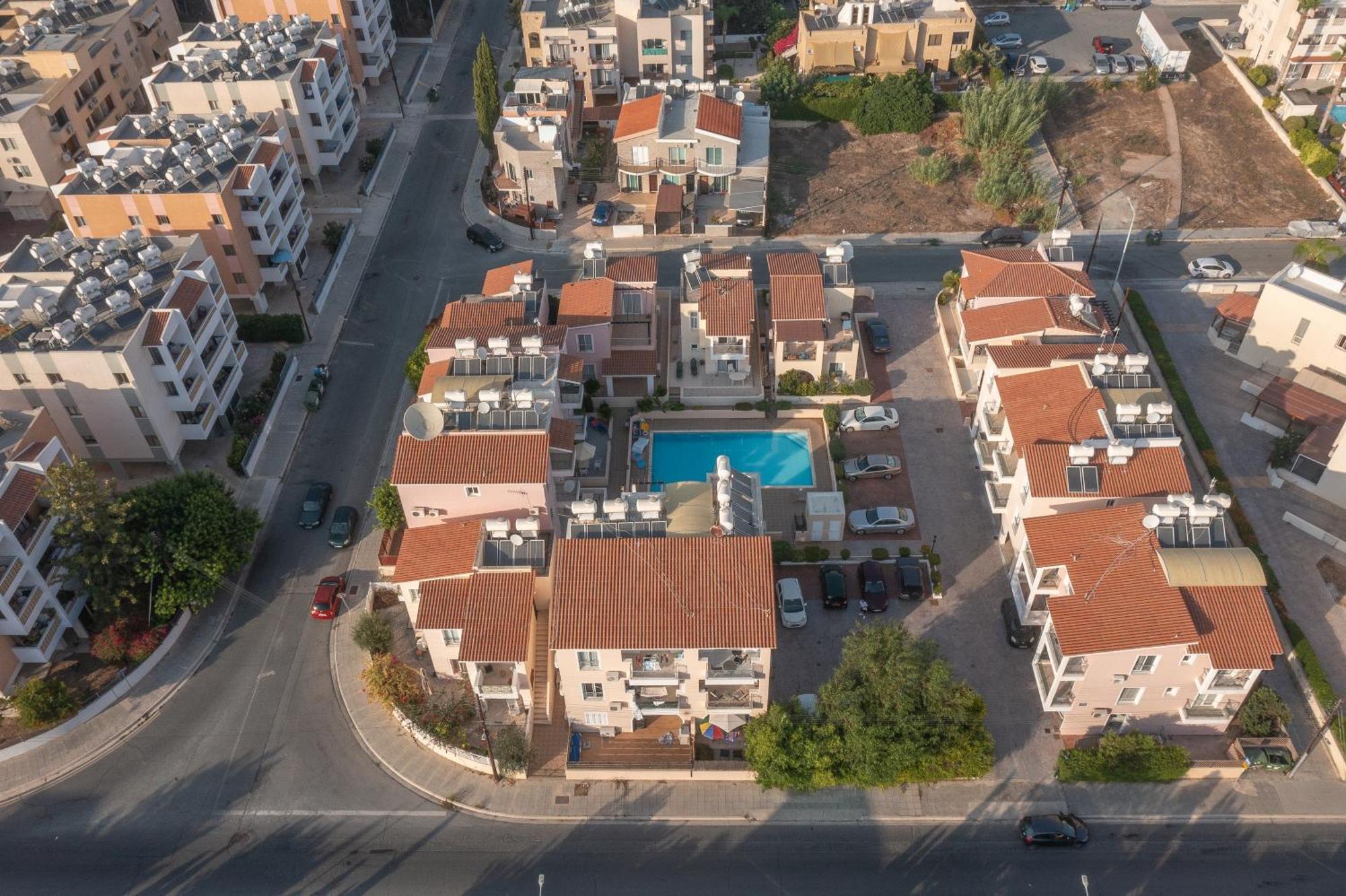 Apartmán Limnos Gardens Paphos Exteriér fotografie